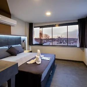 The Queen Otel